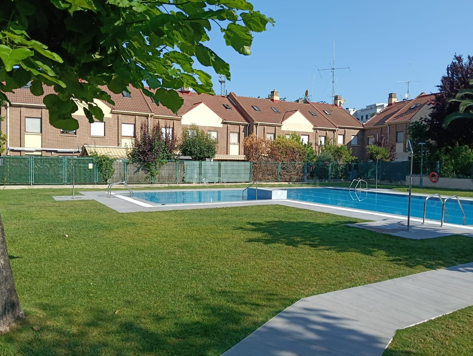 Adosado en Logroño con Piscina y Terraza