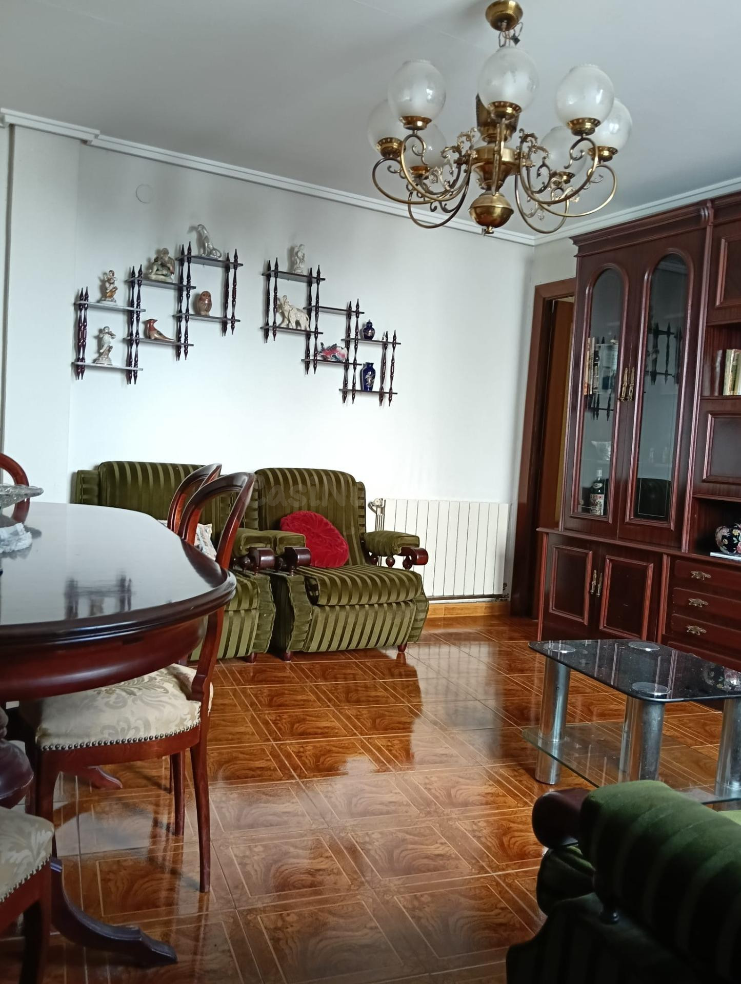 Amplio piso en venta en la Gran Vía de Logroño por €190,000 - foto 2