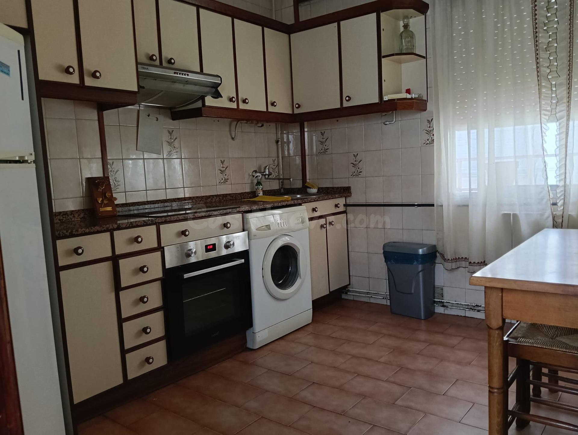 Amplio piso en venta en la Gran Vía de Logroño por €190,000 - foto 3
