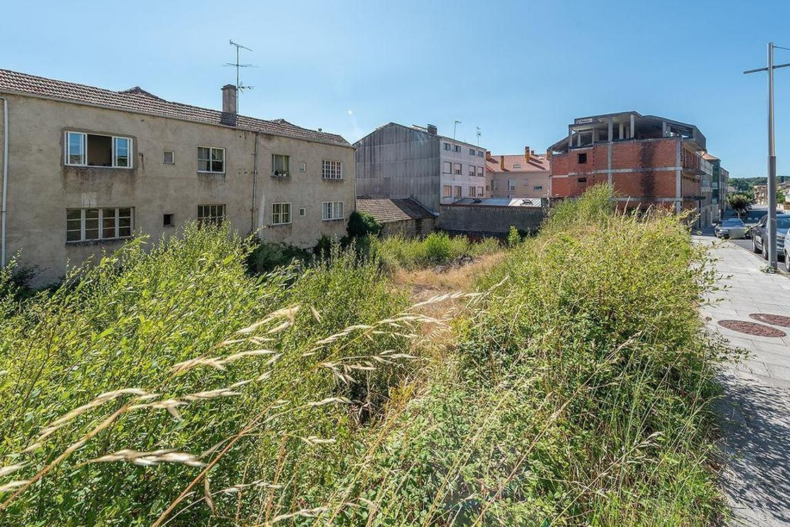 TERRENO URBANO EN VENTA EN LALÍN - foto 3