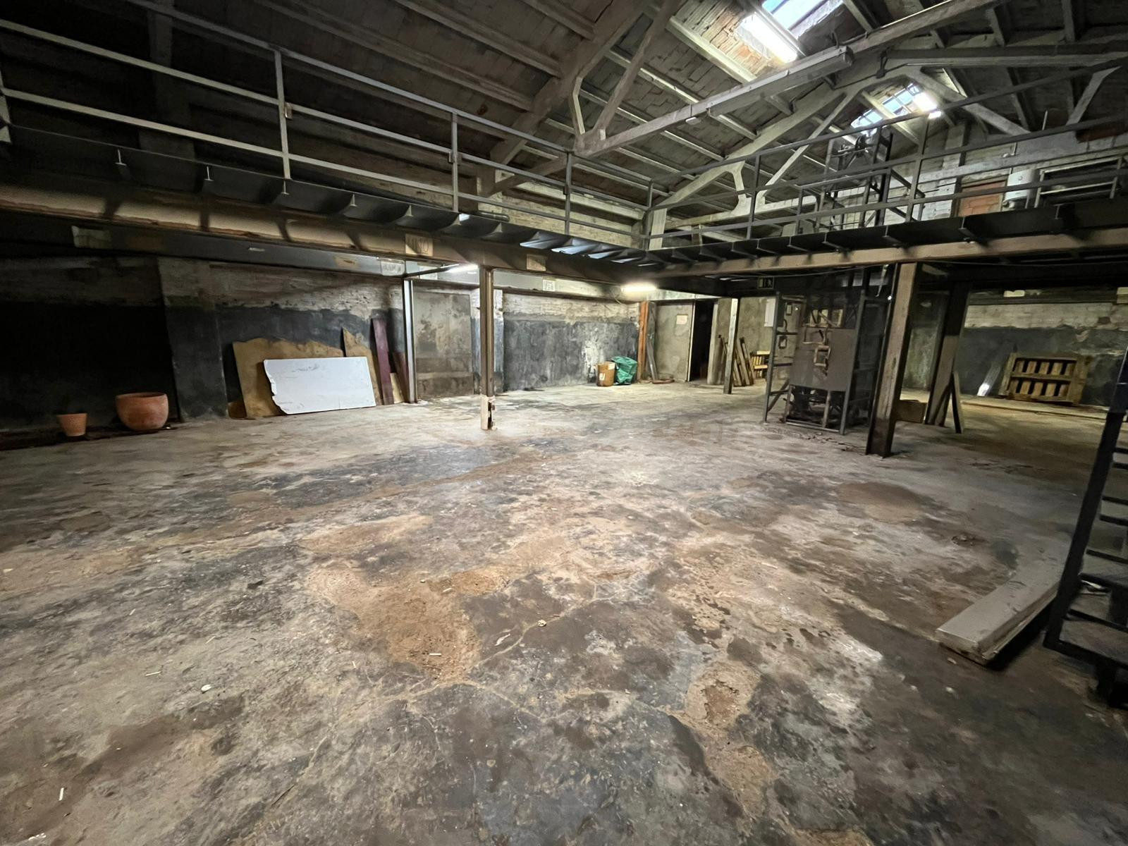 Nave industrial a la venta en Hostafrancs, Sabadell! - foto 3
