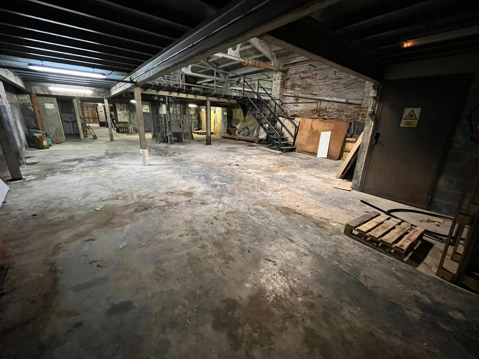 Nave industrial a la venta en Hostafrancs, Sabadell! - foto 4
