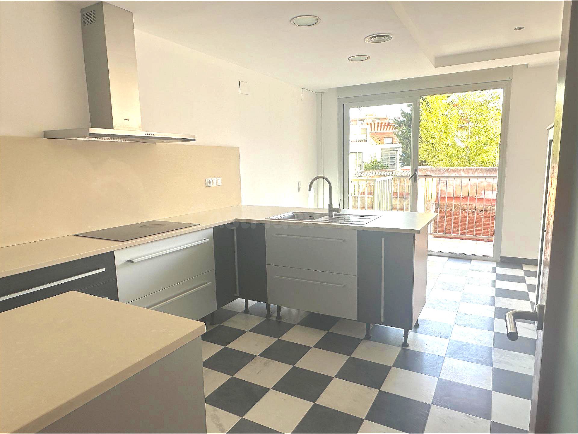 GRAN CASA EN EL CORAZÓN DE SABADELL - foto 5