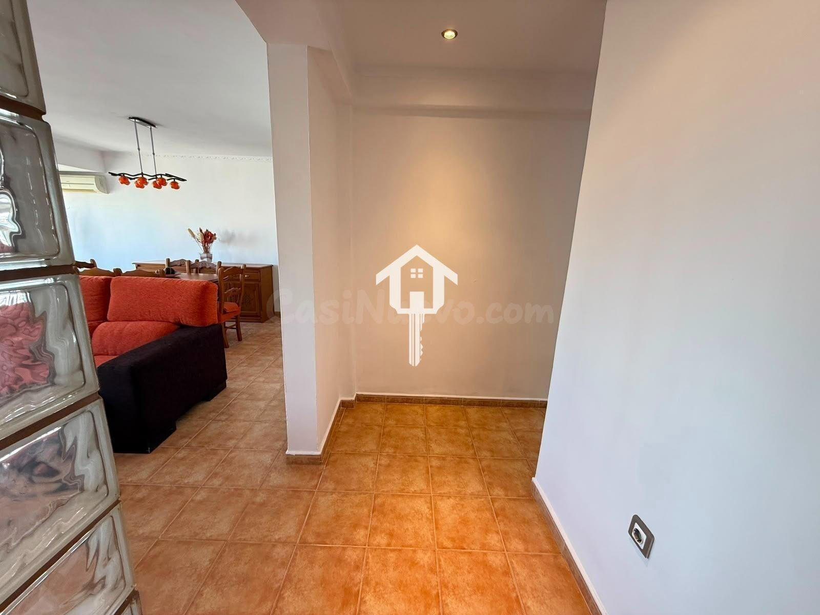 PISO EN VENTA EN ALICANTE. 102m2, TRES habitaciones, 1 BAÑO  - foto 3