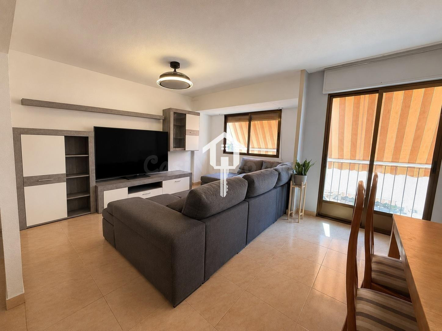 PISO EN VENTA EN ALICANTE. 100m2, 4 habitaciones, 1 BAÑO, TE - foto 4