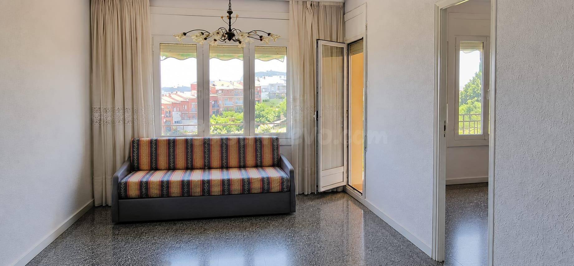 Piso de 4 habitaciones con vistas despejadas en Can Rull - foto 3