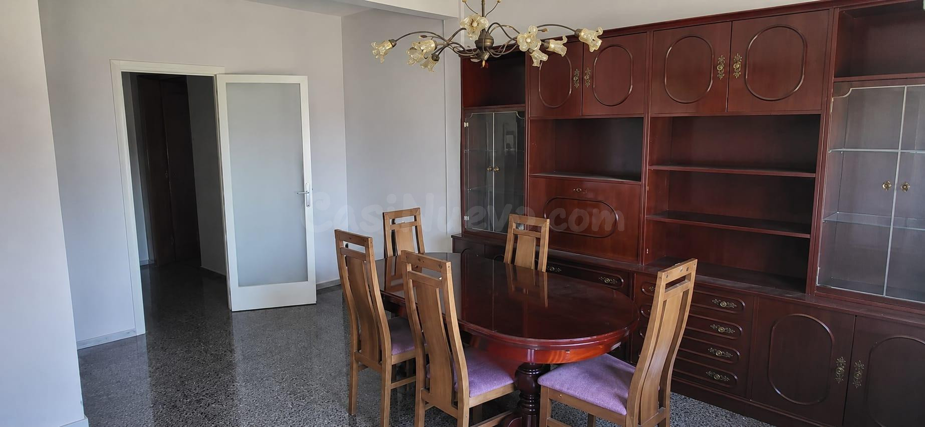 Piso de 4 habitaciones con vistas despejadas en Can Rull - foto 4