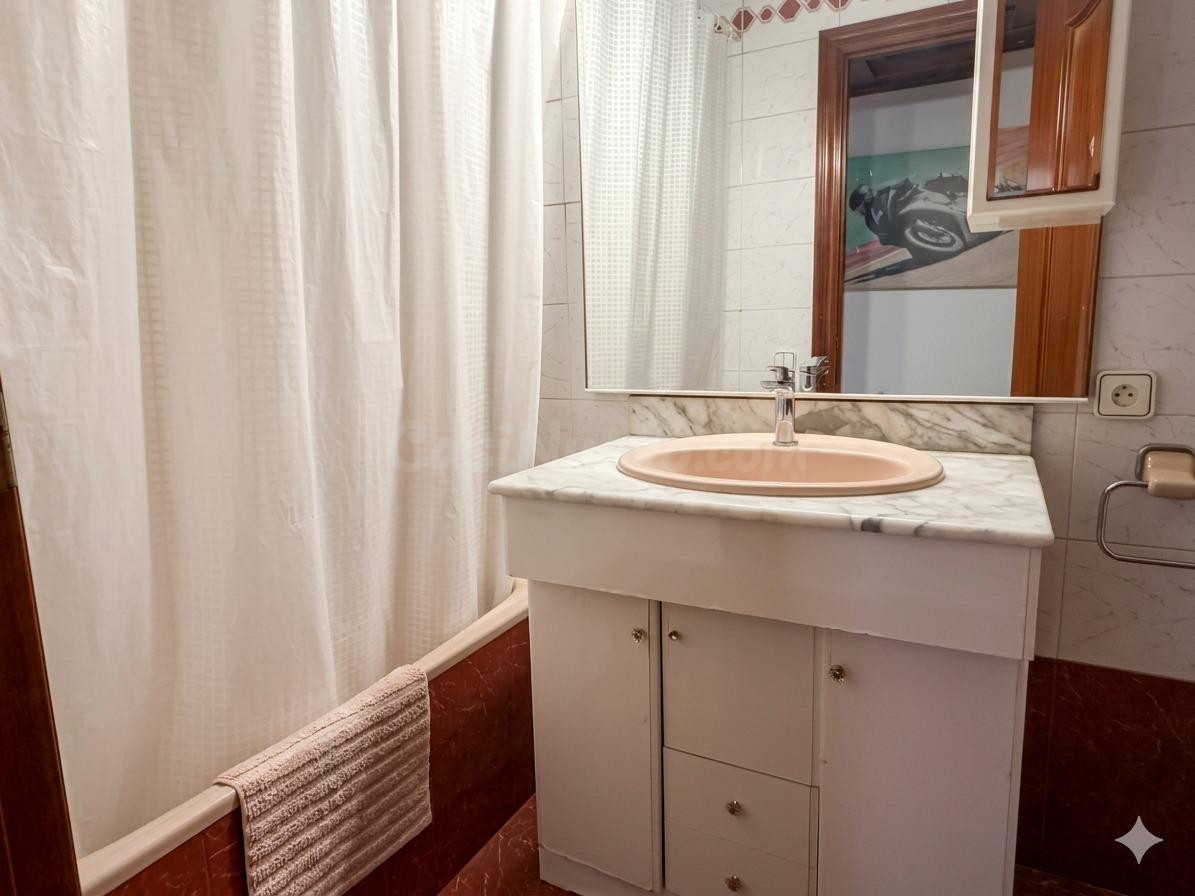 EXCELENTE PISO EN GRACIA - foto 4