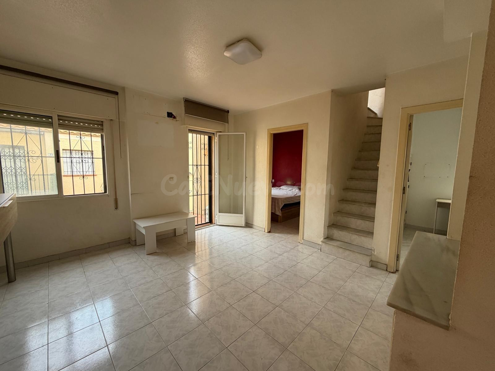 BUNGALOW ALTO CON PATIO, SOLARIUM Y 3 HAB 1 BAÑO CON PISCINA