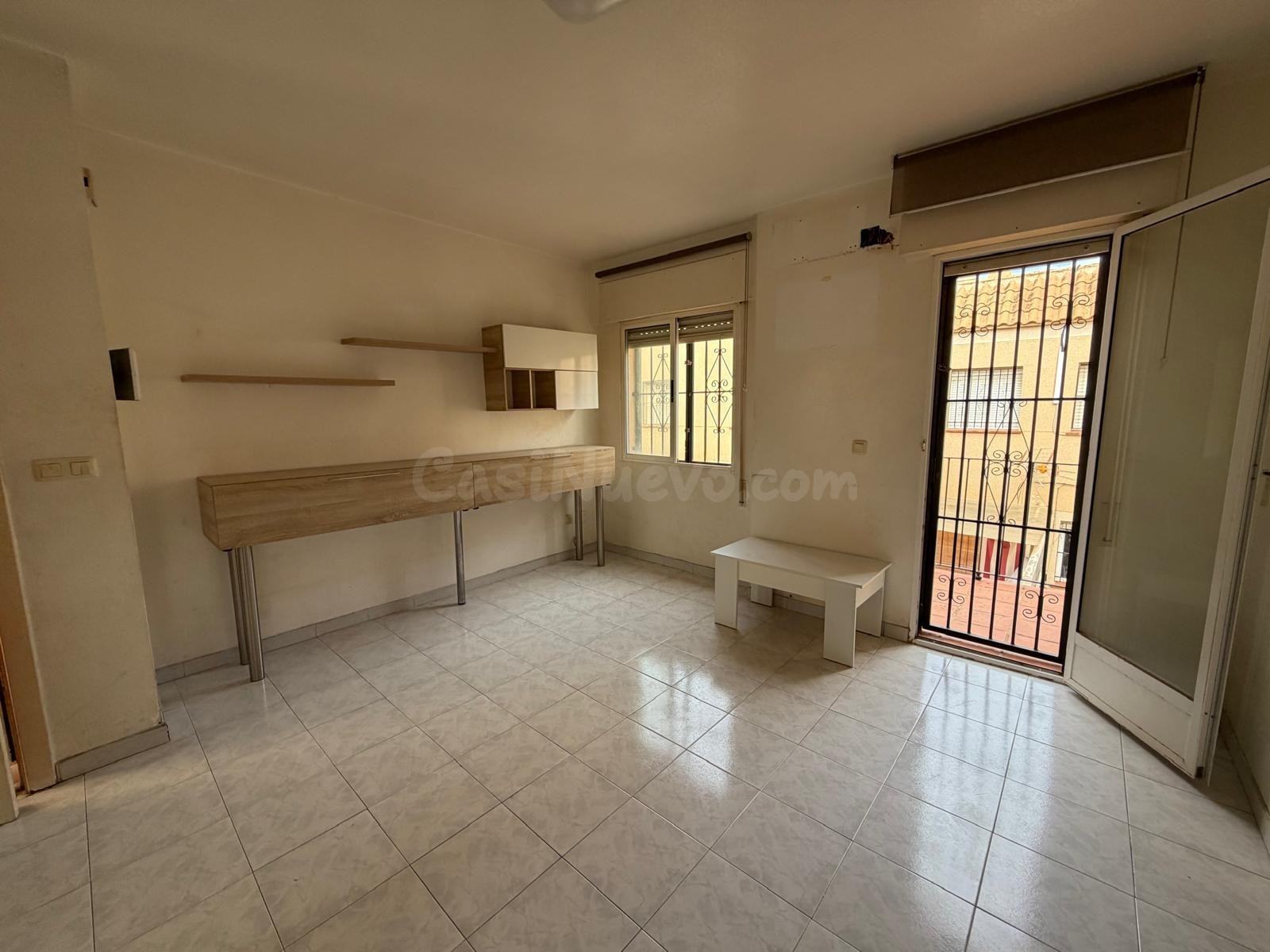 BUNGALOW ALTO CON PATIO, SOLARIUM Y 3 HAB 1 BAÑO CON PISCINA - foto 3