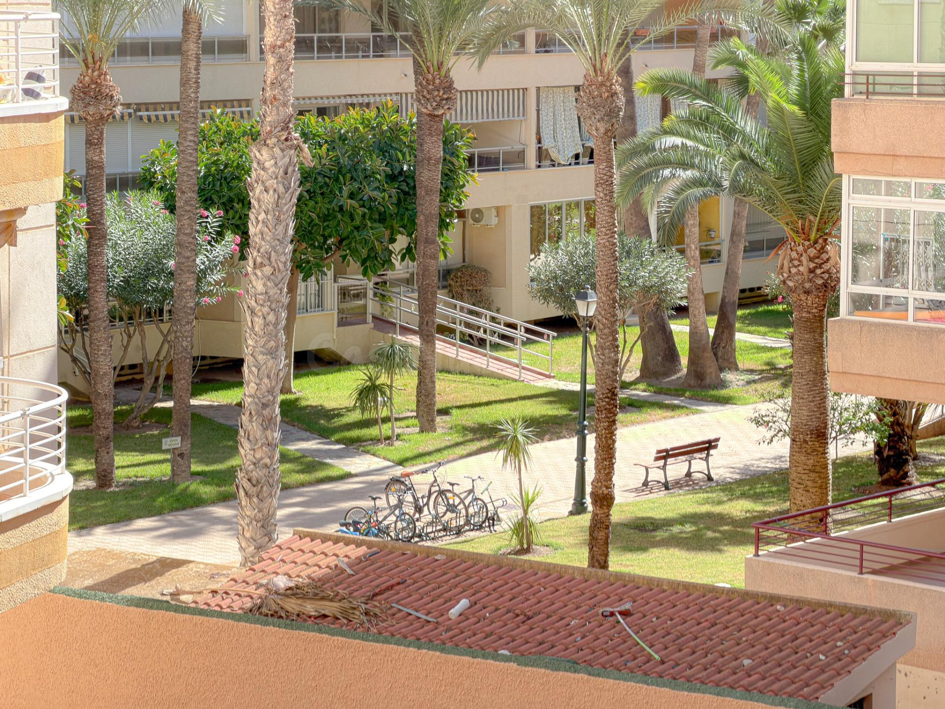 Playa de los locos! Amplio apartamento (2007) con gran terraza a 220 metros de la playa