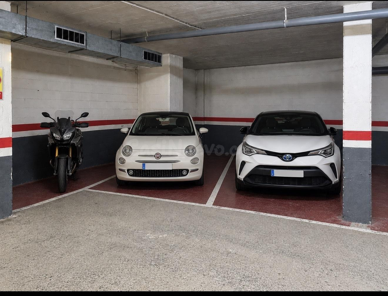 Parking doble en primera planta para 2 coches y 2 motos – Ro