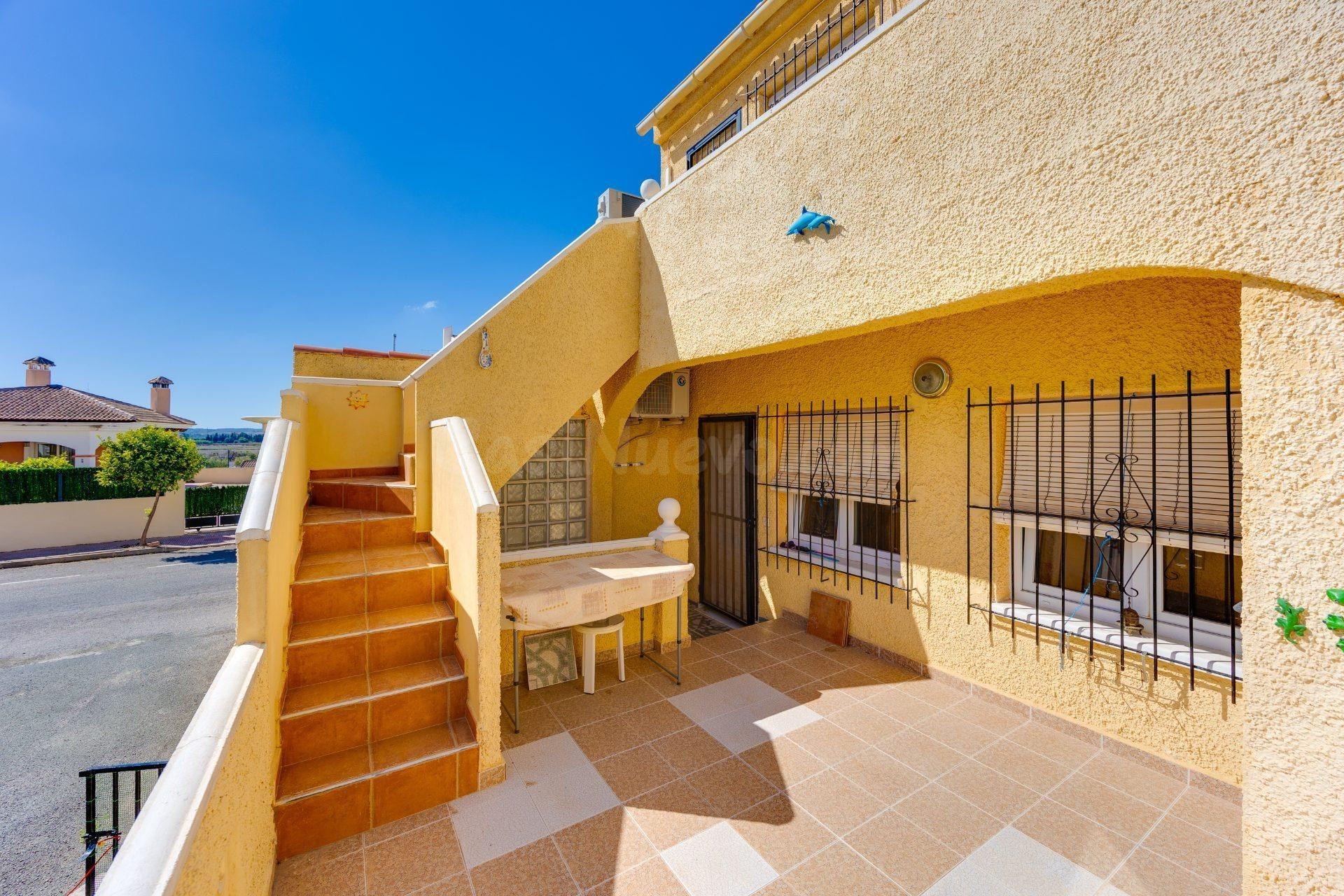 Adosado en Urb. La Marina, San Fulgencio — 2 dorm., orientación Sur