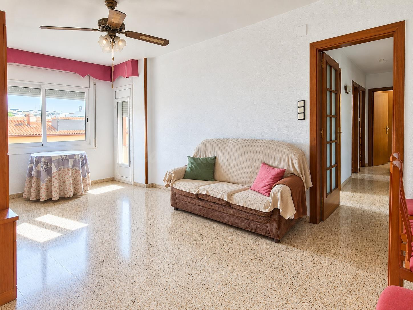 Piso de 3 habitaciones dobles a la entrada de Rubí desde AP7 - foto 5