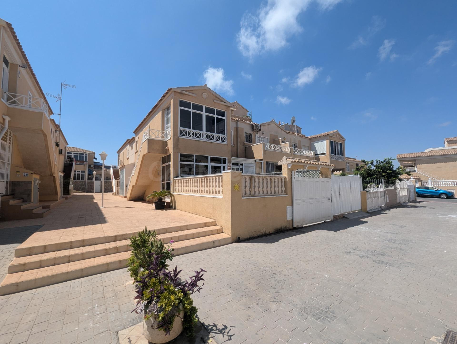 Bungalow planta baja para reformar con sótano