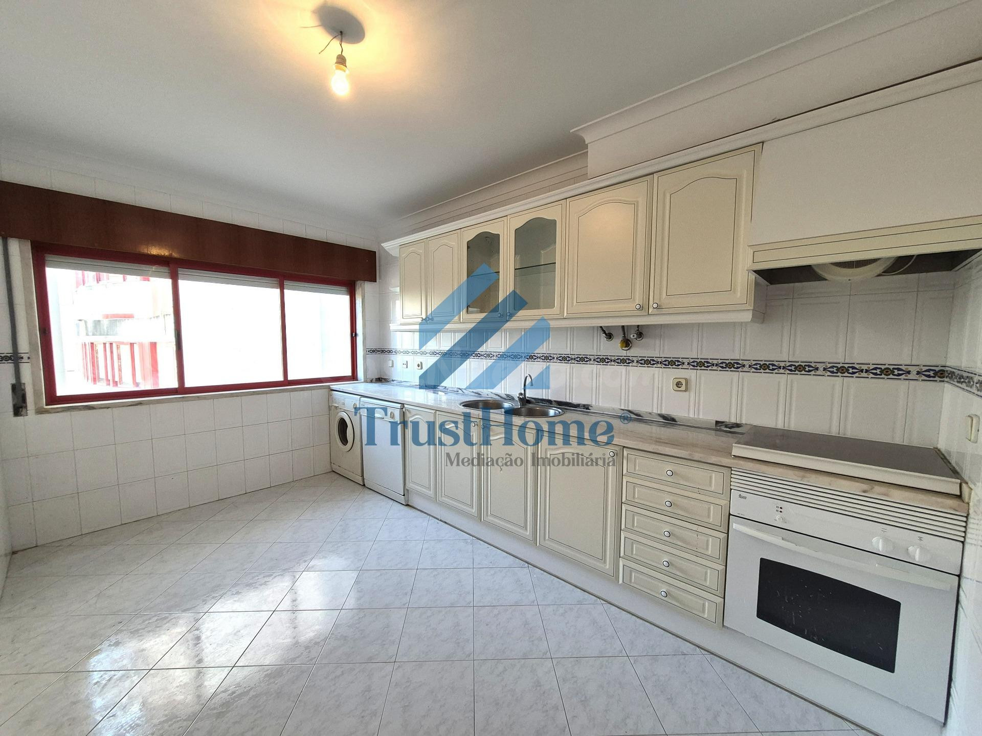 Apartamento 2 habitaciones 105m² en venta - Algueirão - Mem 