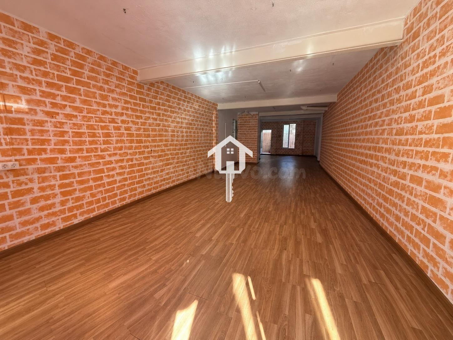 LOCAL EN VENTA EN ALICANTE. ZONA DEL PLA DE BON REPOS. 100m2 - foto 2