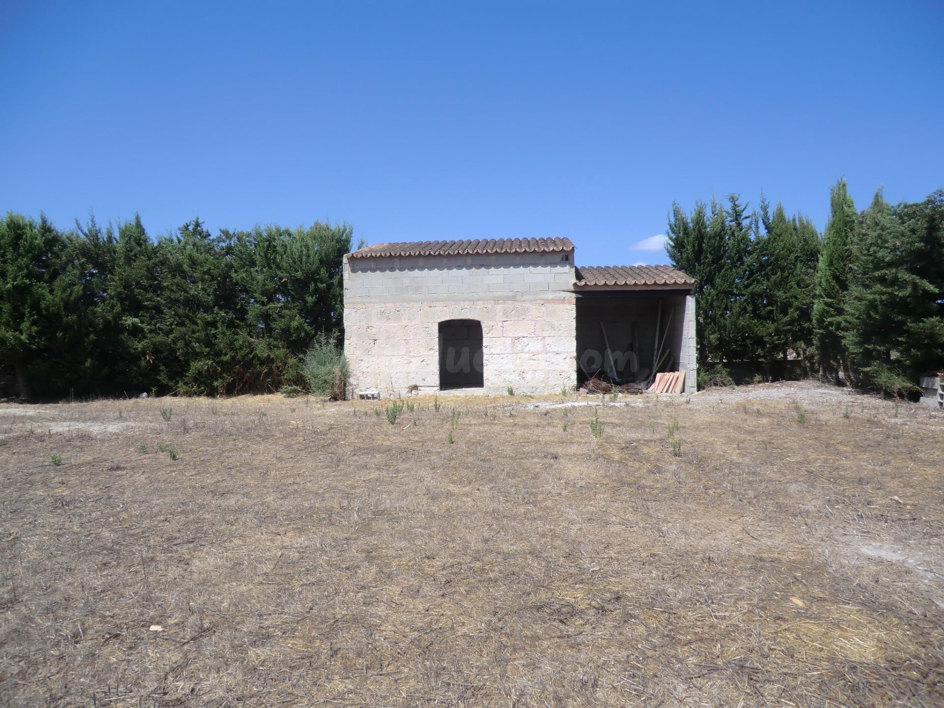 Finca rústica vallada con caseta y pozo - foto 5