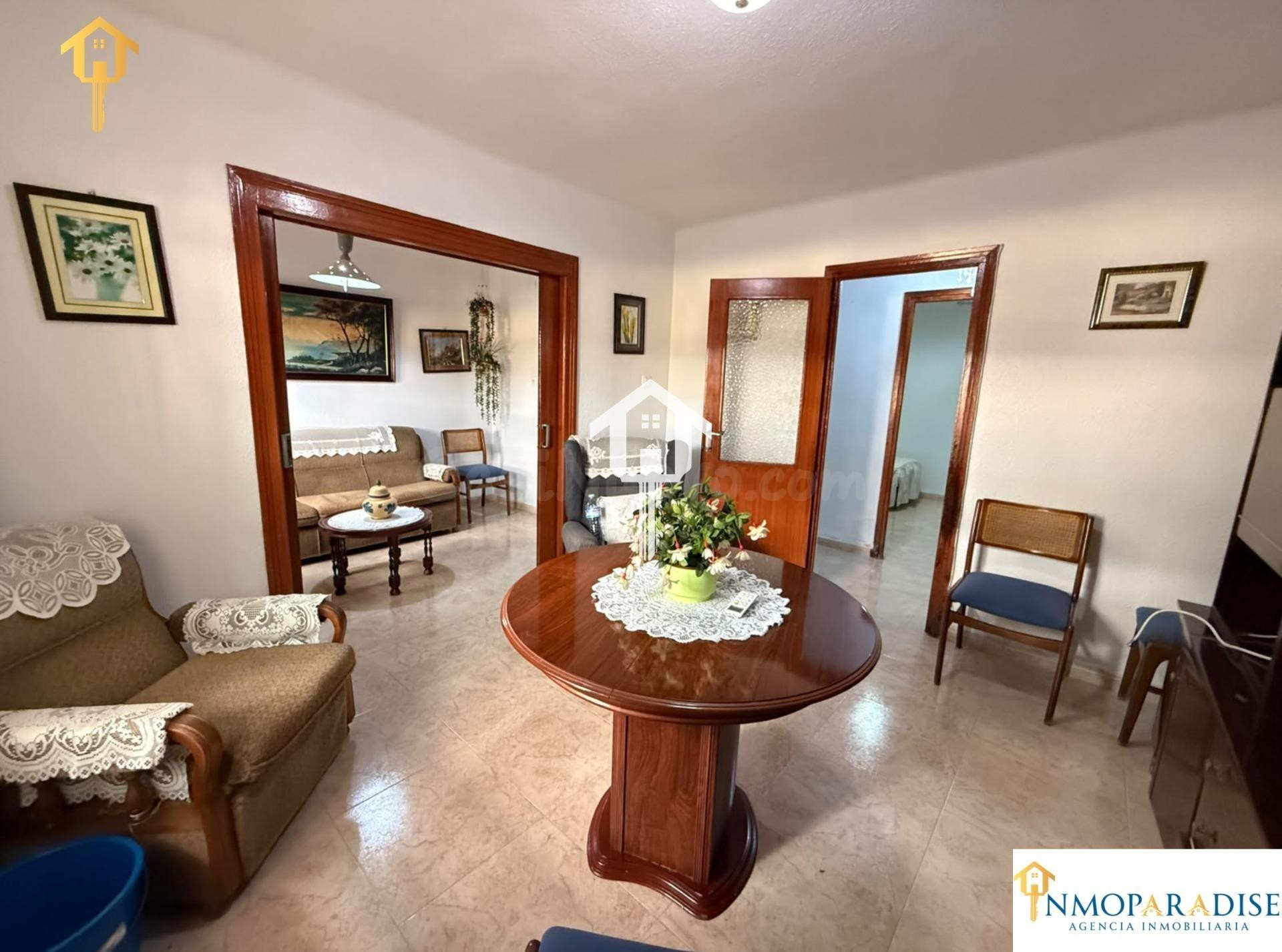 PISO EN VENTA EN ALICANTE. ZONA DE VIRGEN DEL REMEDIO. 74m2, 3 habitaciones, 1 BAÑO, BAJO SIN ASCENSOR. AMPLIO PATIO EXTERIOR