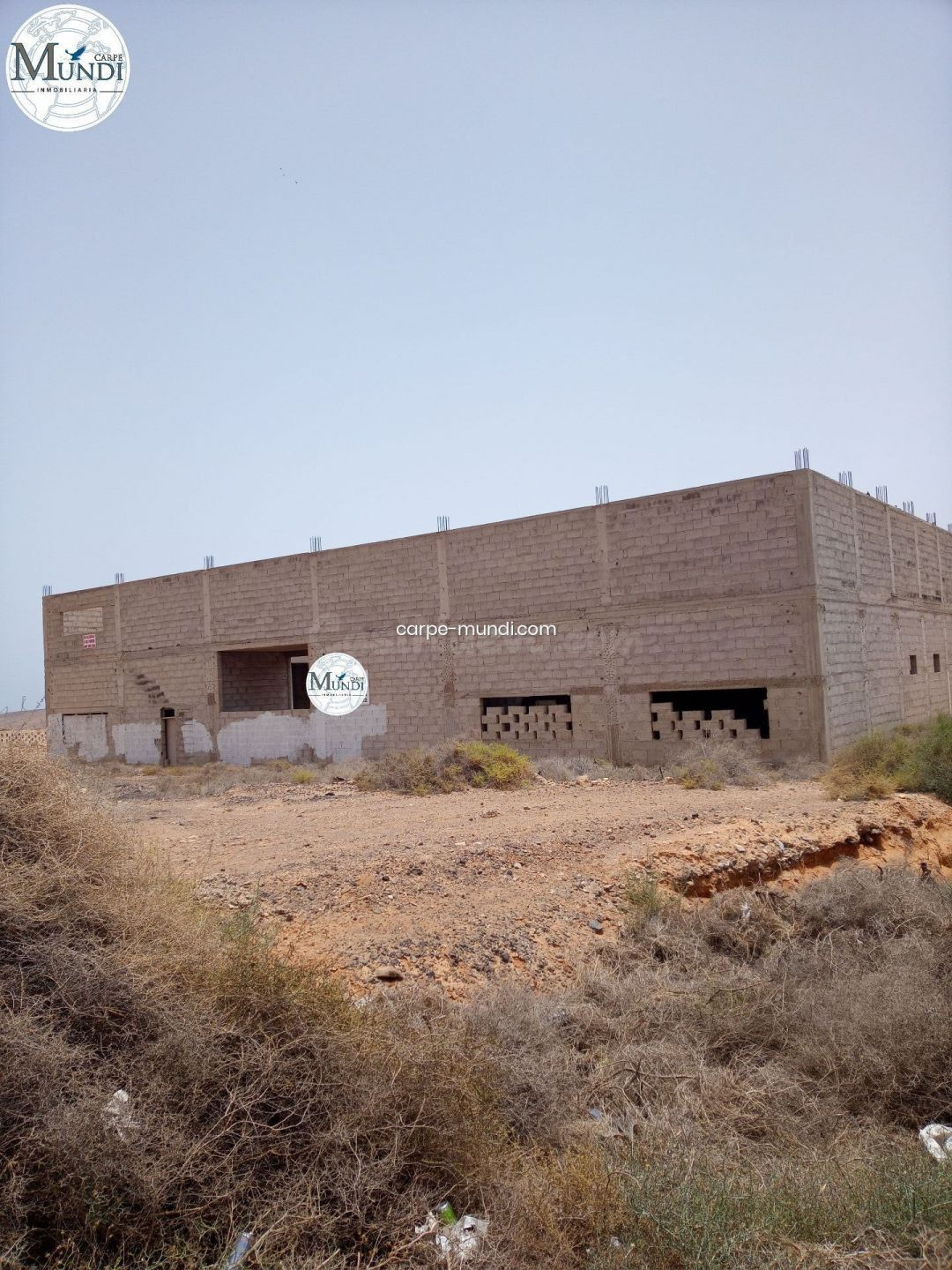 Parcela de 4.700 m2 con nave industrial en polígono estratég - foto 2