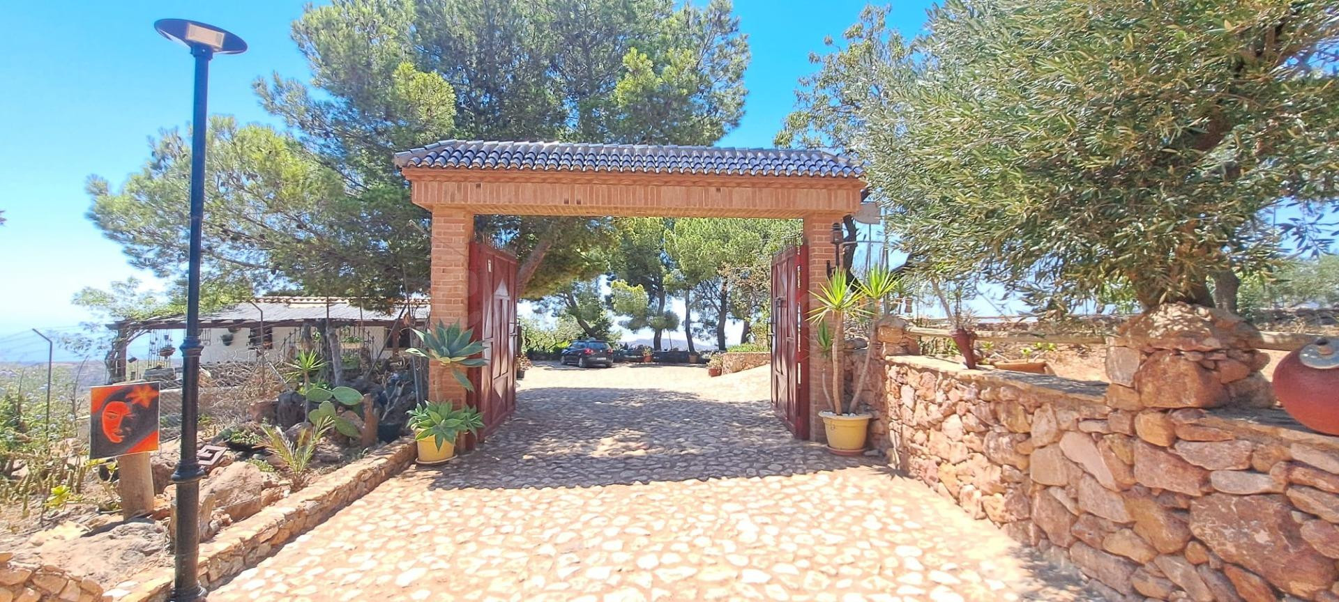 Espectacular finca de 50.000 m2 con vivienda a solo 15 minut - foto 2