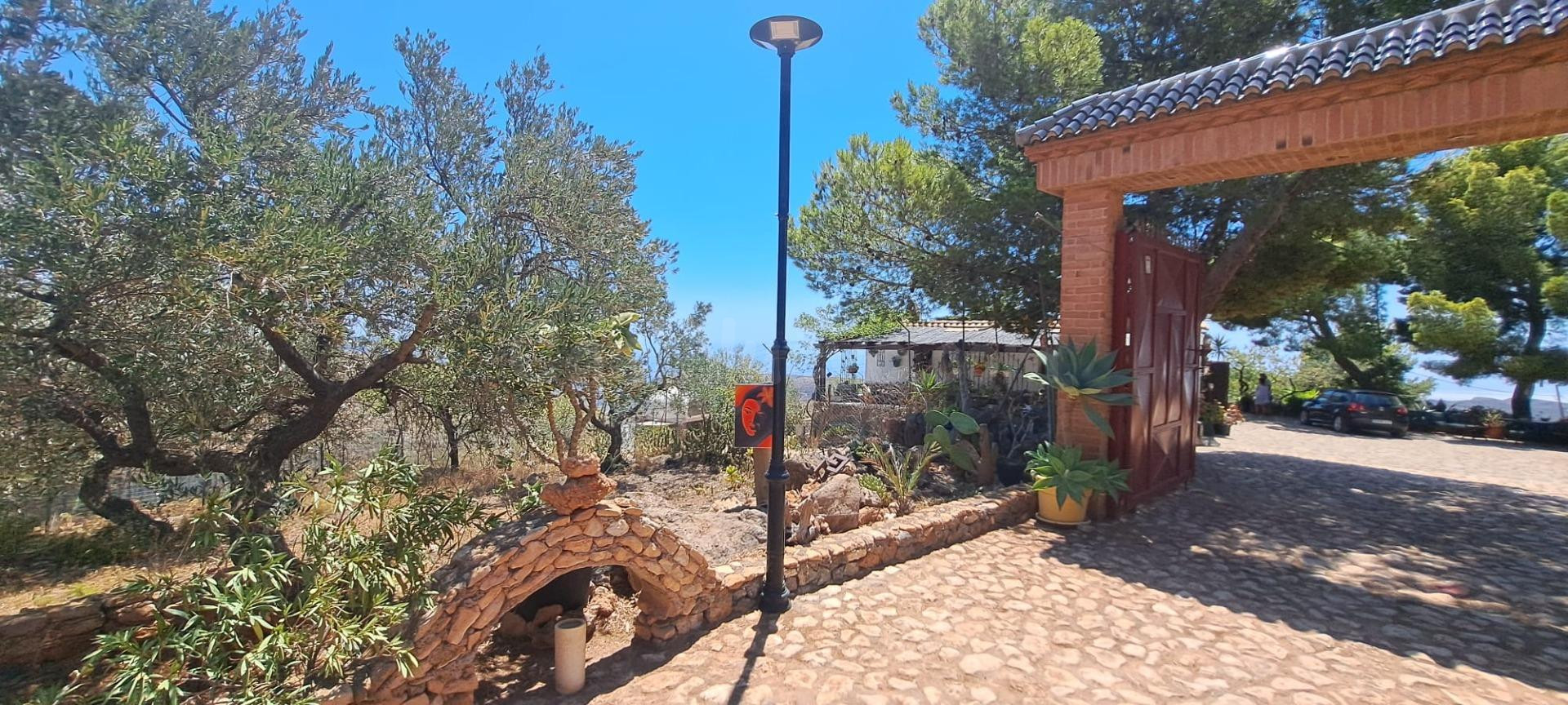Espectacular finca de 50.000 m2 con vivienda a solo 15 minut - foto 4
