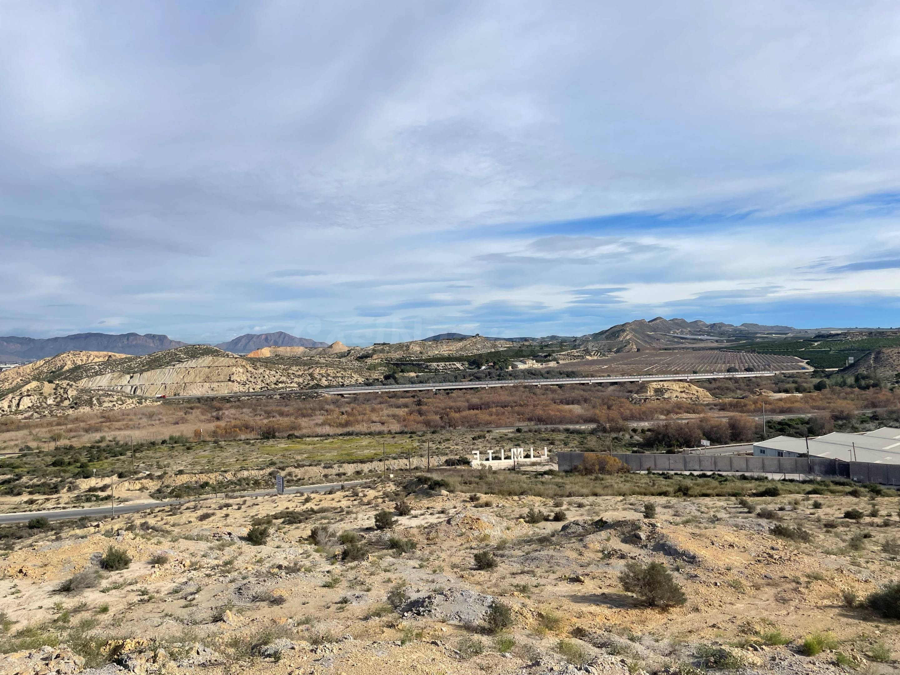 Amplio terreno en Murcia: Tu Espacio para Hacer Realidad Tus