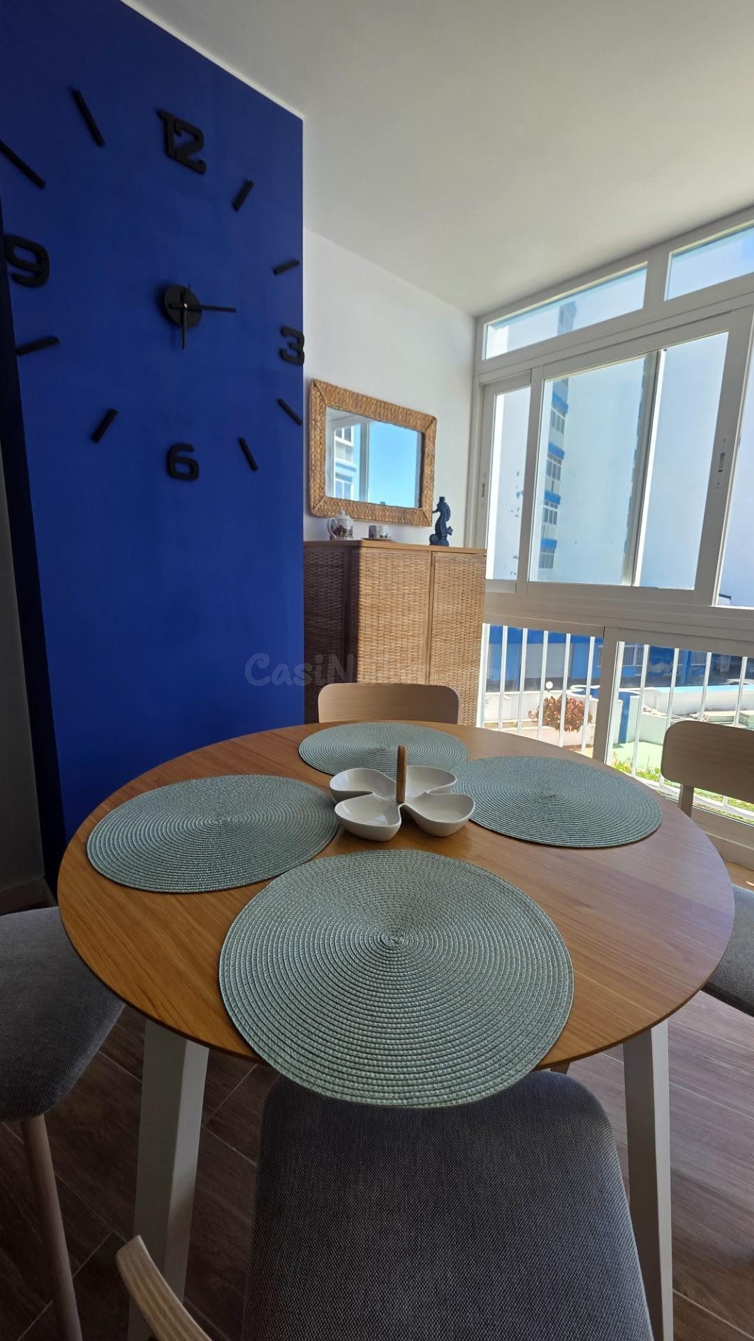 Venta de estudio en mesa del mar