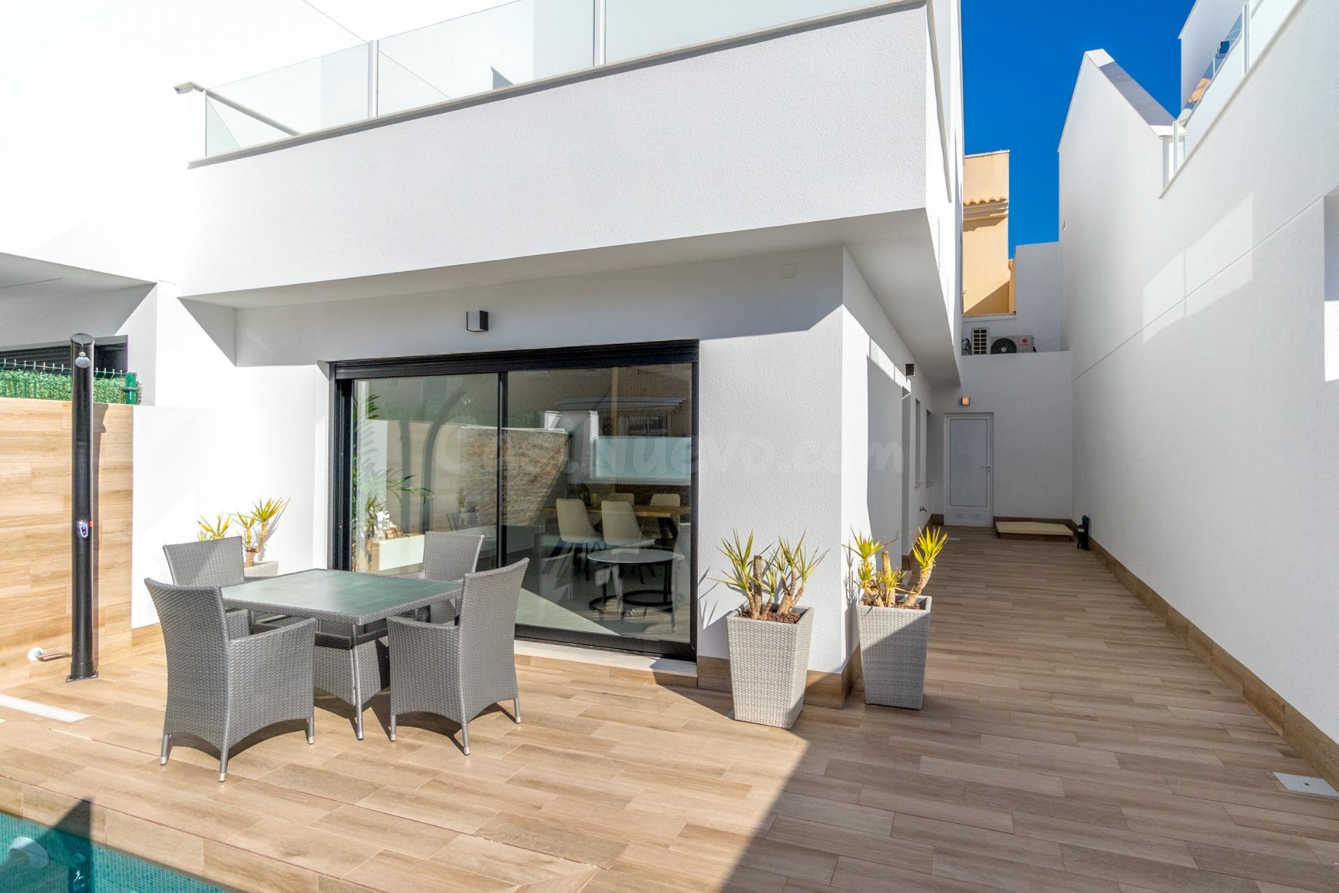 Villas adosadas de nueva construcción con piscina privada en - foto 3