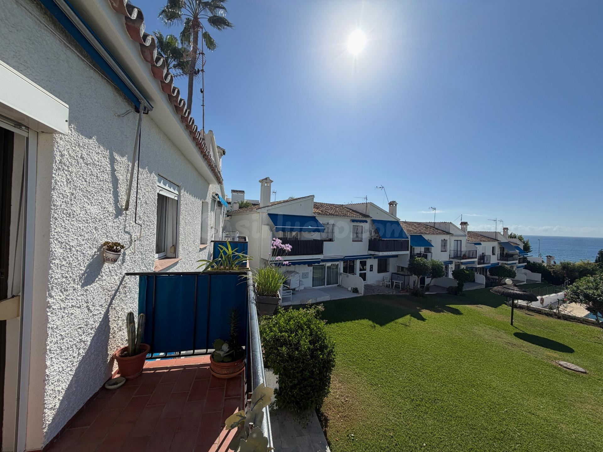 Luminoso apartamento con vistas al mar a 200 m de la playa y - foto 2