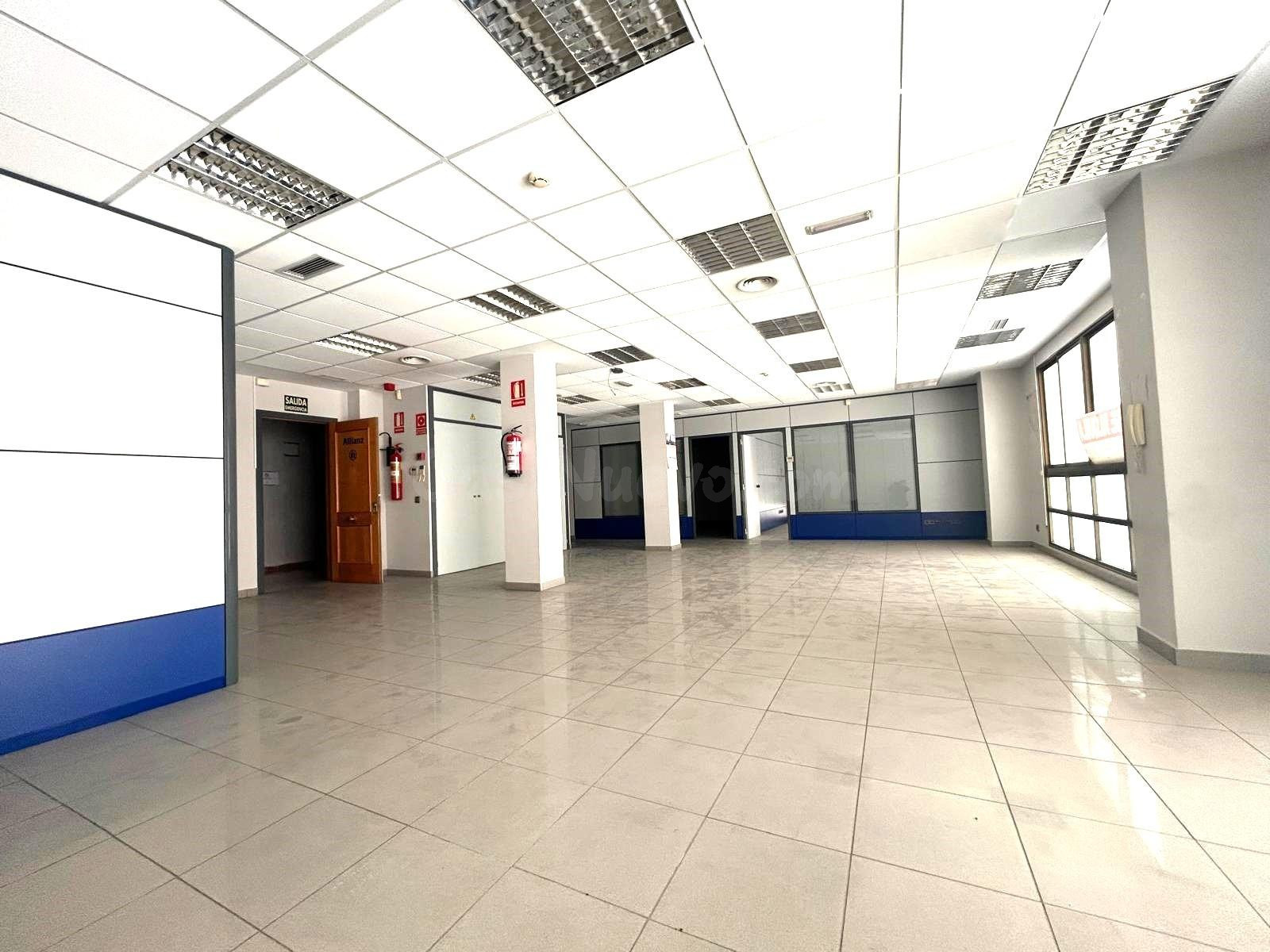 Amplia Oficina en el Corazón de El Ejido por €149,000