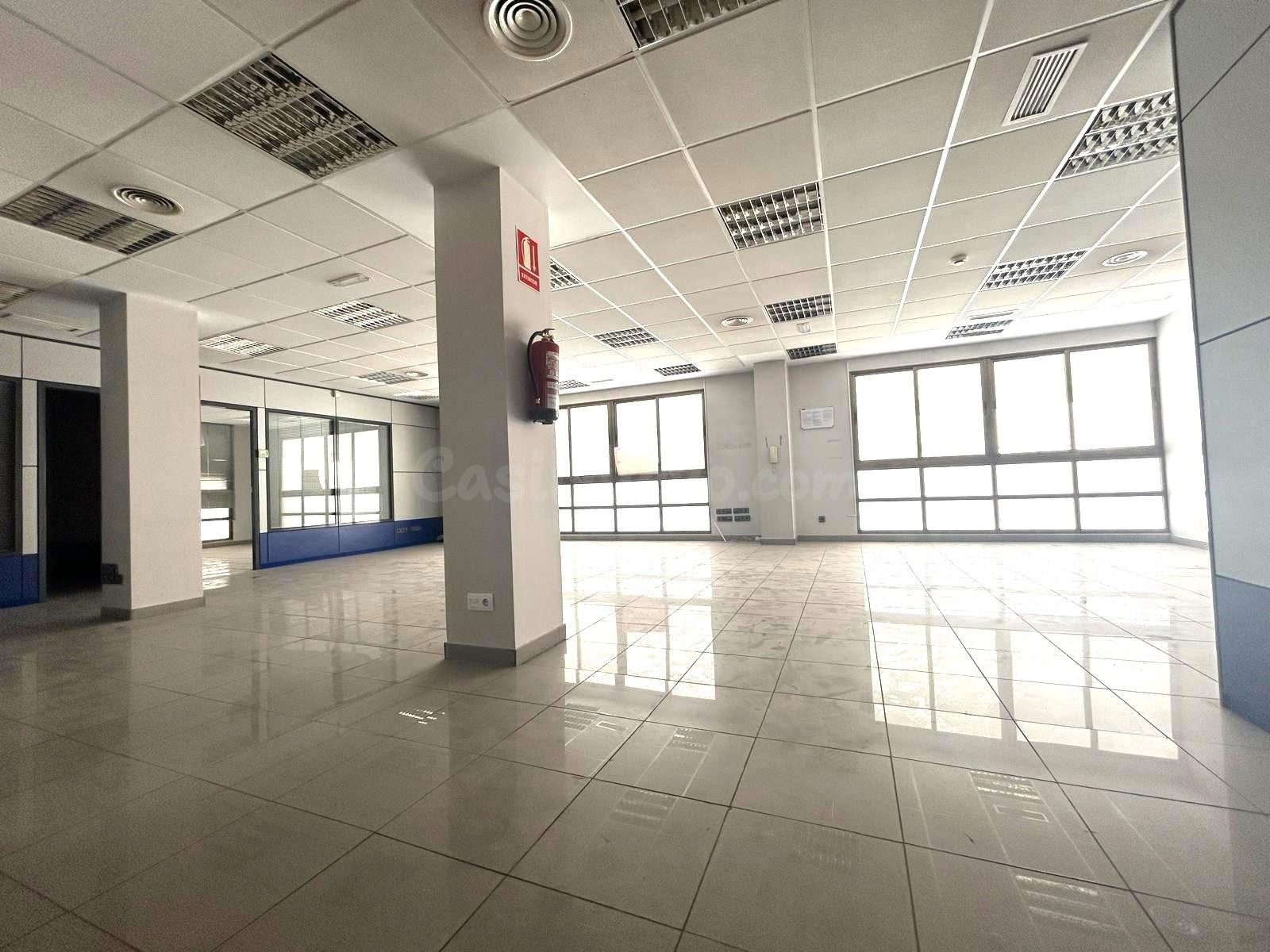 Amplia Oficina en el Corazón de El Ejido por €149,000 - foto 2