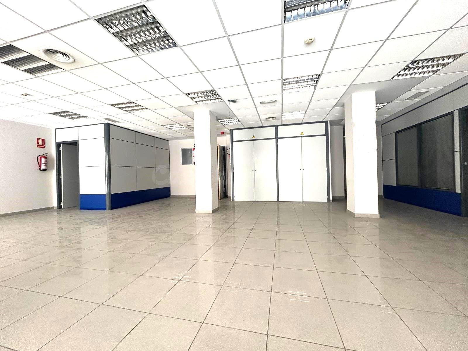 Amplia Oficina en el Corazón de El Ejido por €149,000 - foto 3