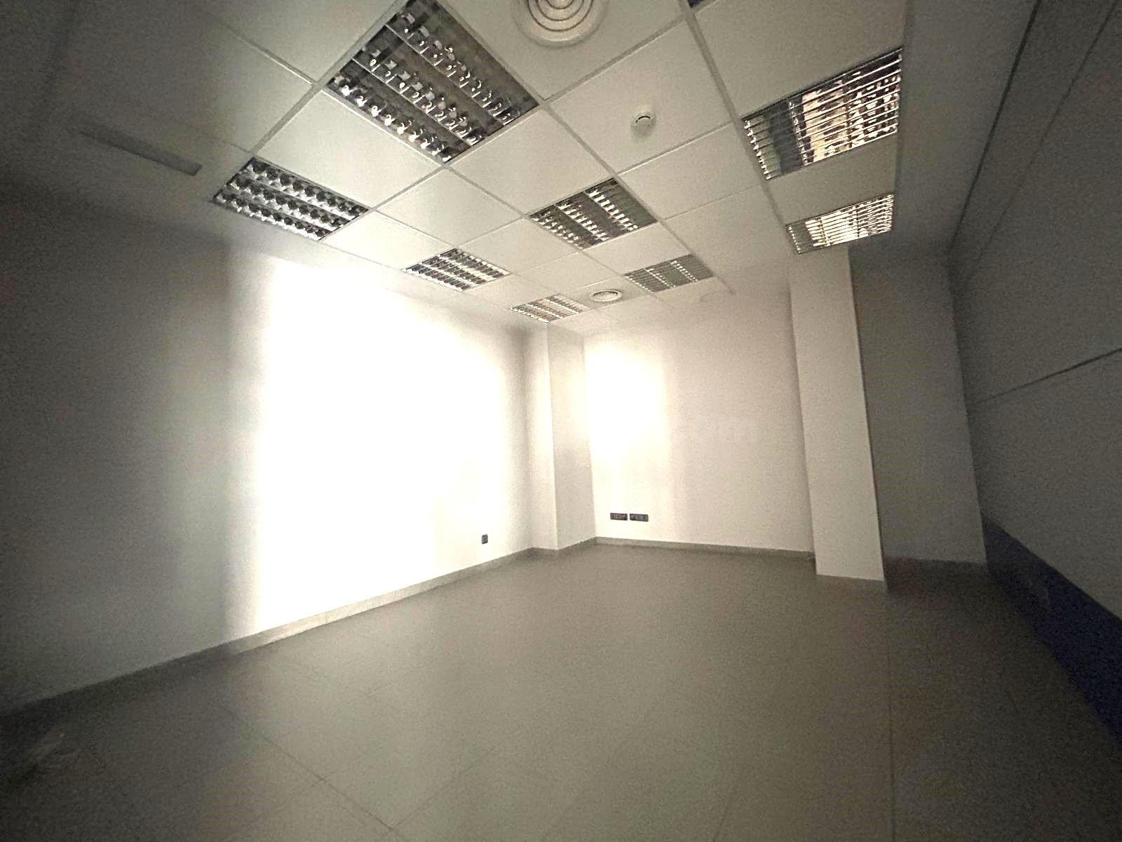 Amplia Oficina en el Corazón de El Ejido por €149,000 - foto 5