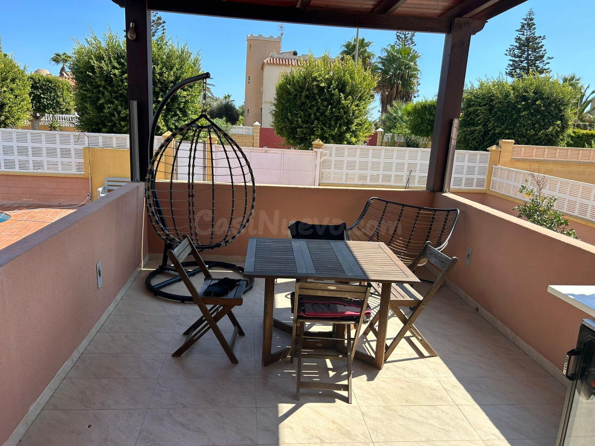 Vive junto al mar: el chalet exclusivo que siempre soñaste e - foto 4