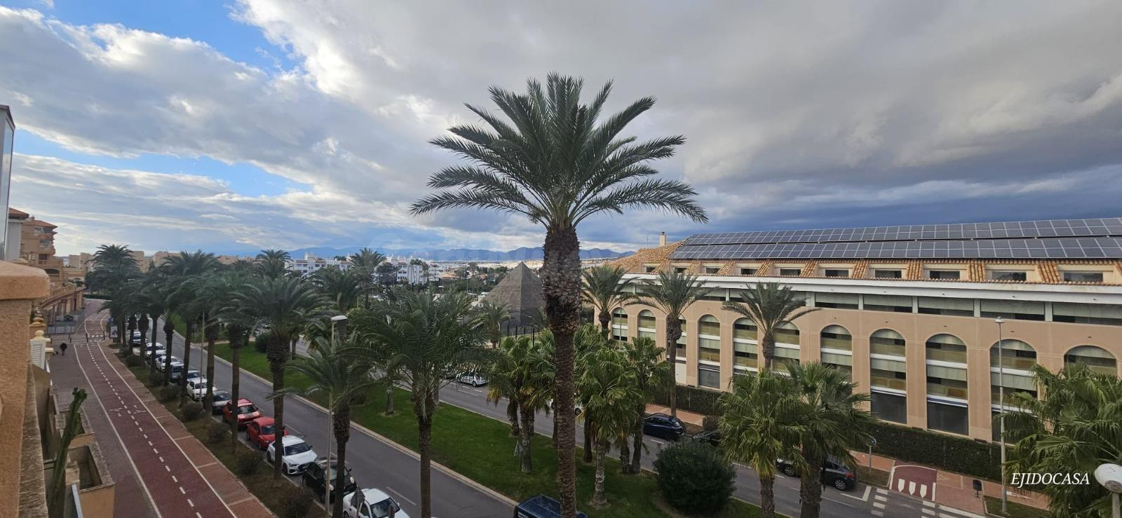 Espectacular piso luminoso en Residencial Portofino, Almerim - foto 3