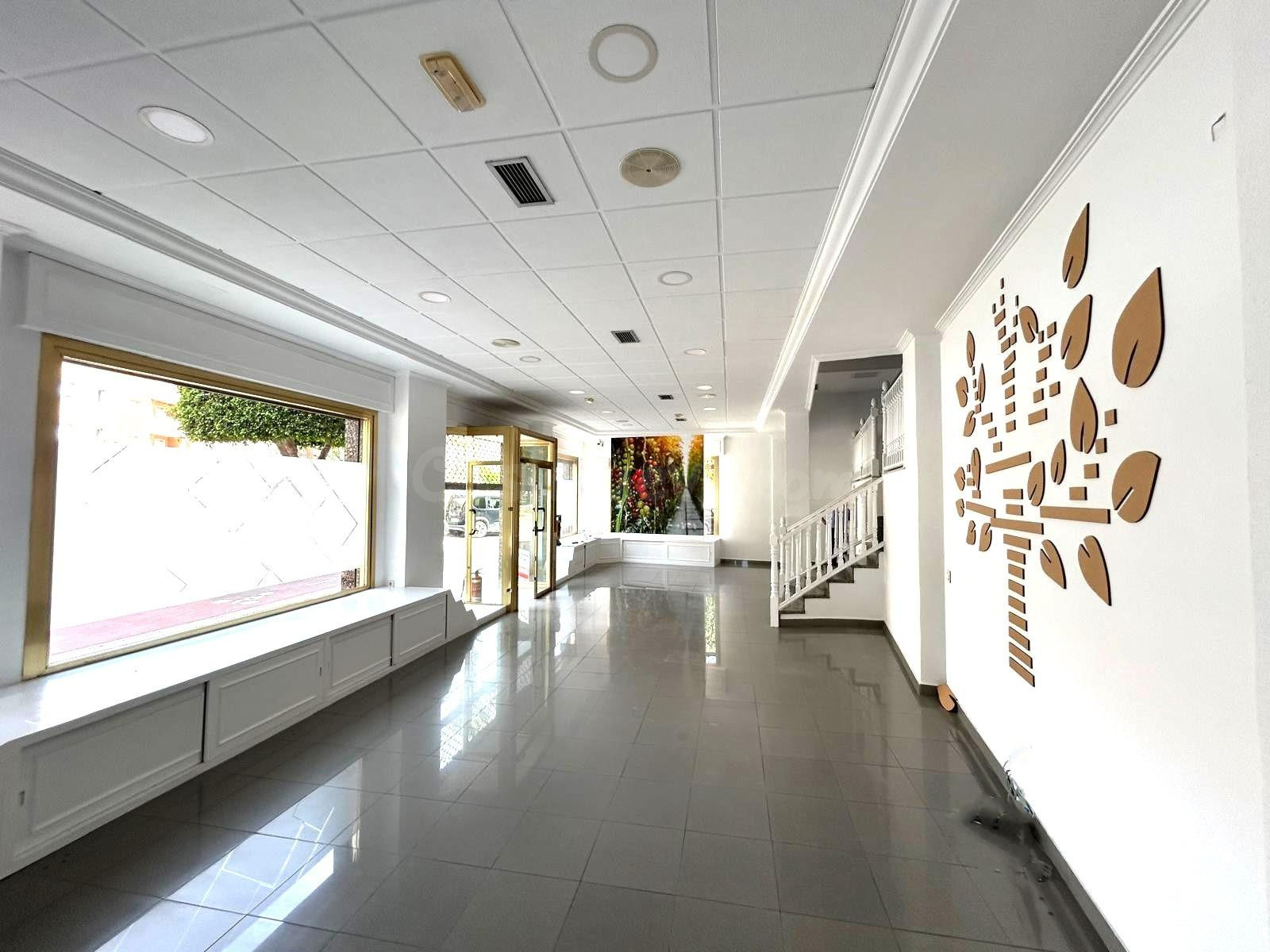 ¡Local comercial en Alquiler! Zona estratégica en Santo Domi - foto 2