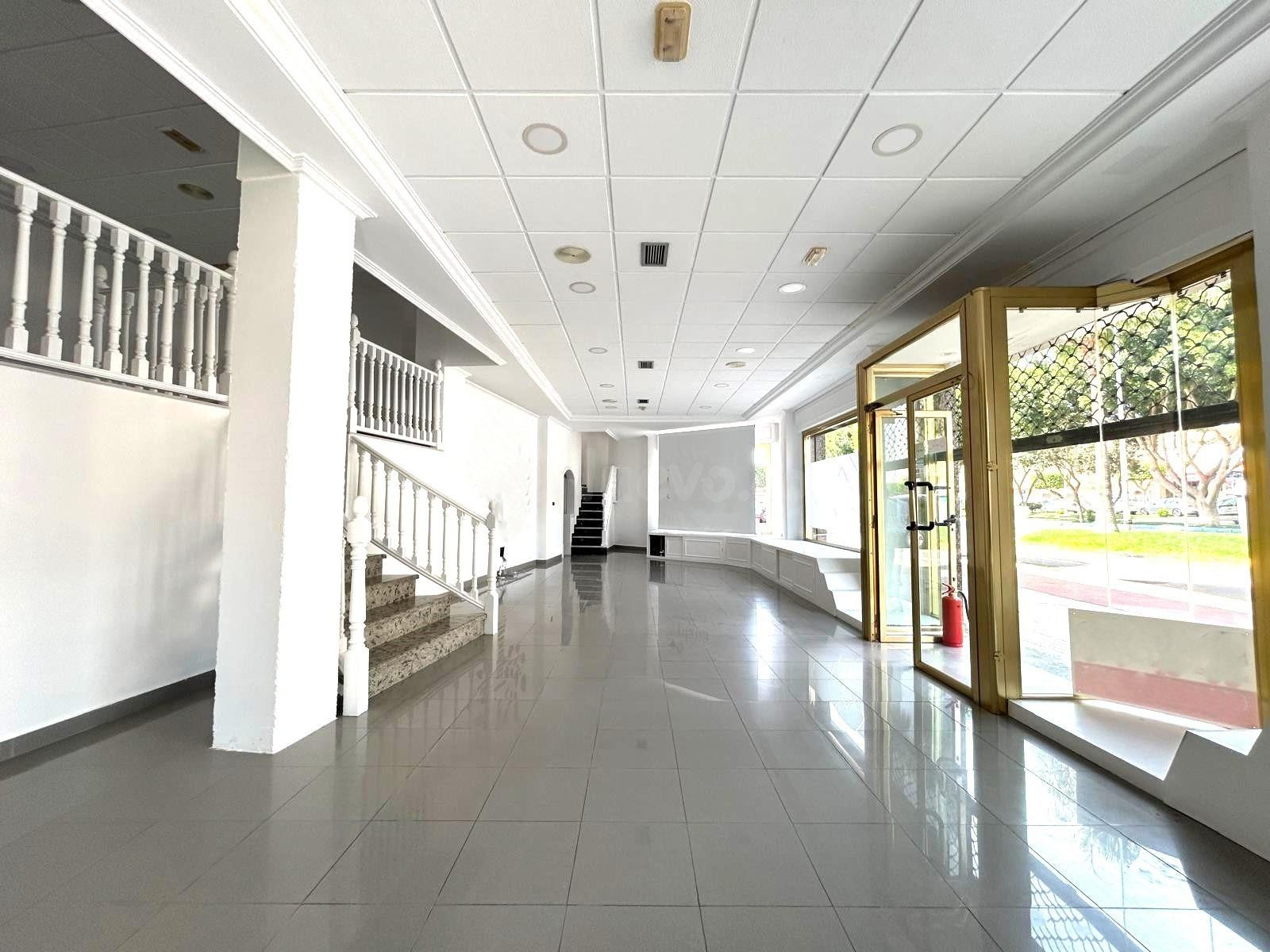 ¡Local comercial en Alquiler! Zona estratégica en Santo Domi - foto 3