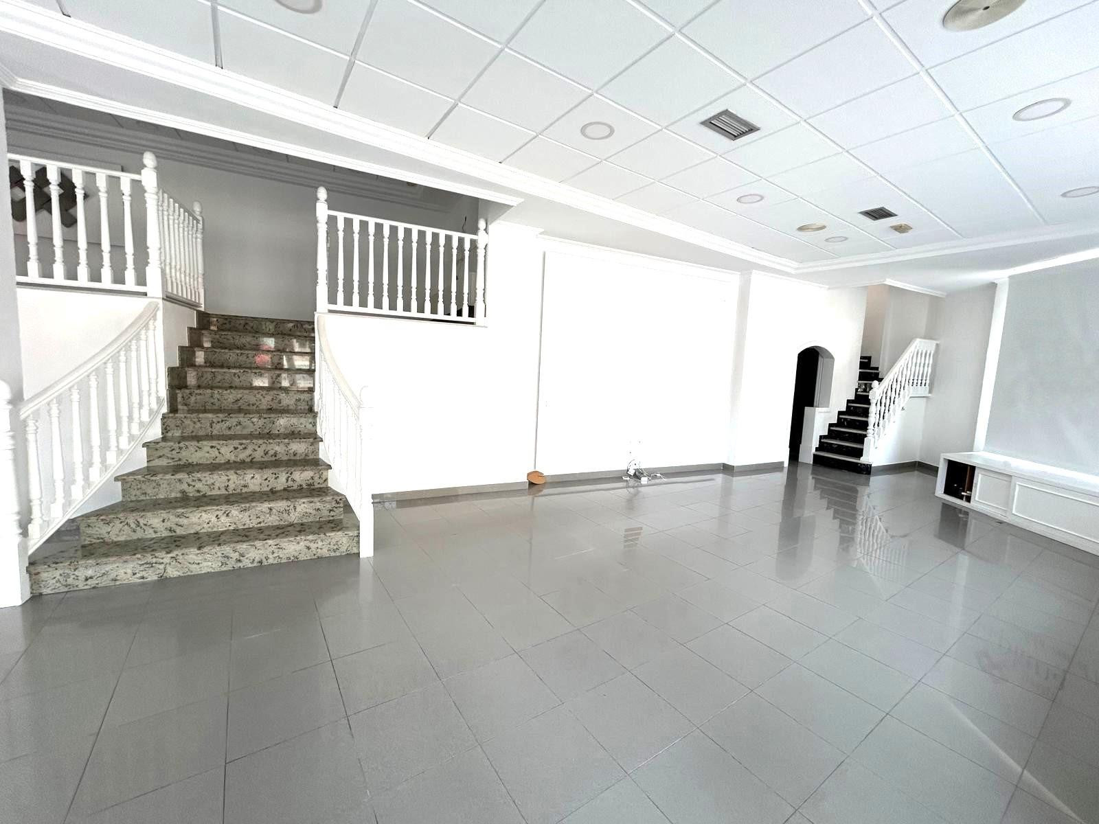 ¡Local comercial en Alquiler! Zona estratégica en Santo Domi - foto 4