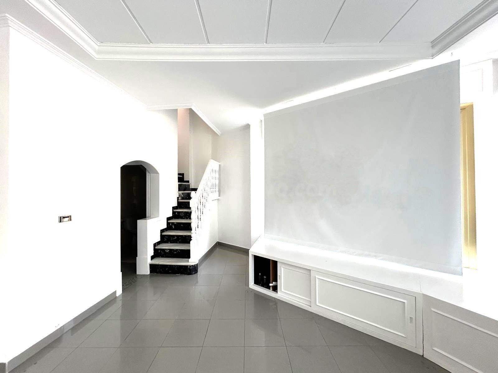 ¡Local comercial en Alquiler! Zona estratégica en Santo Domi - foto 5