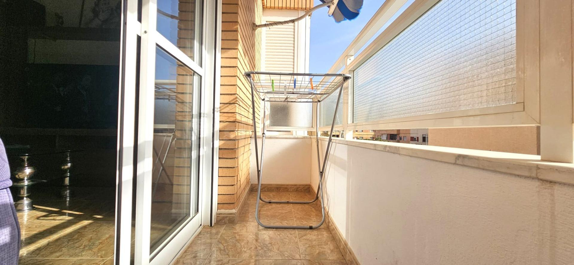 Amplio y Luminoso Piso en El Ejido Sur por €119,900