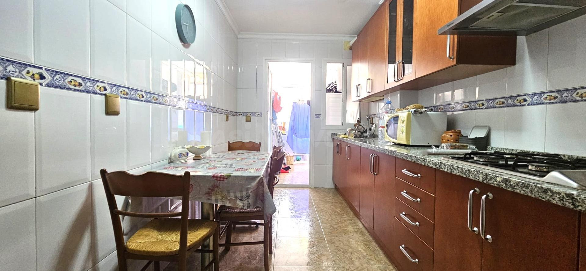 Amplio y Luminoso Piso en El Ejido Sur por €119,900 - foto 4