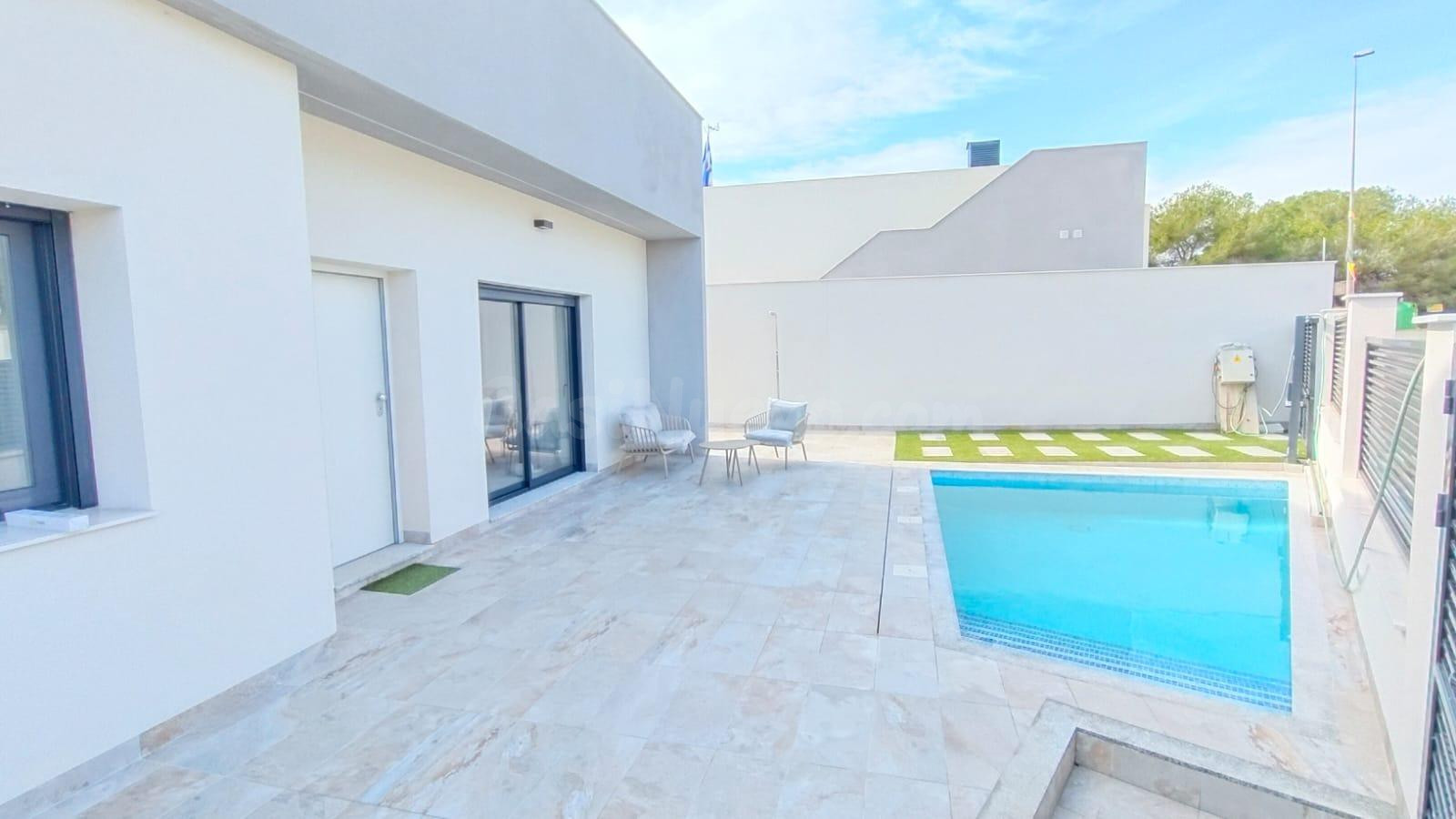 VILLAS DE OBRA NUEVA EN PINAR DE CAMPOVERDE