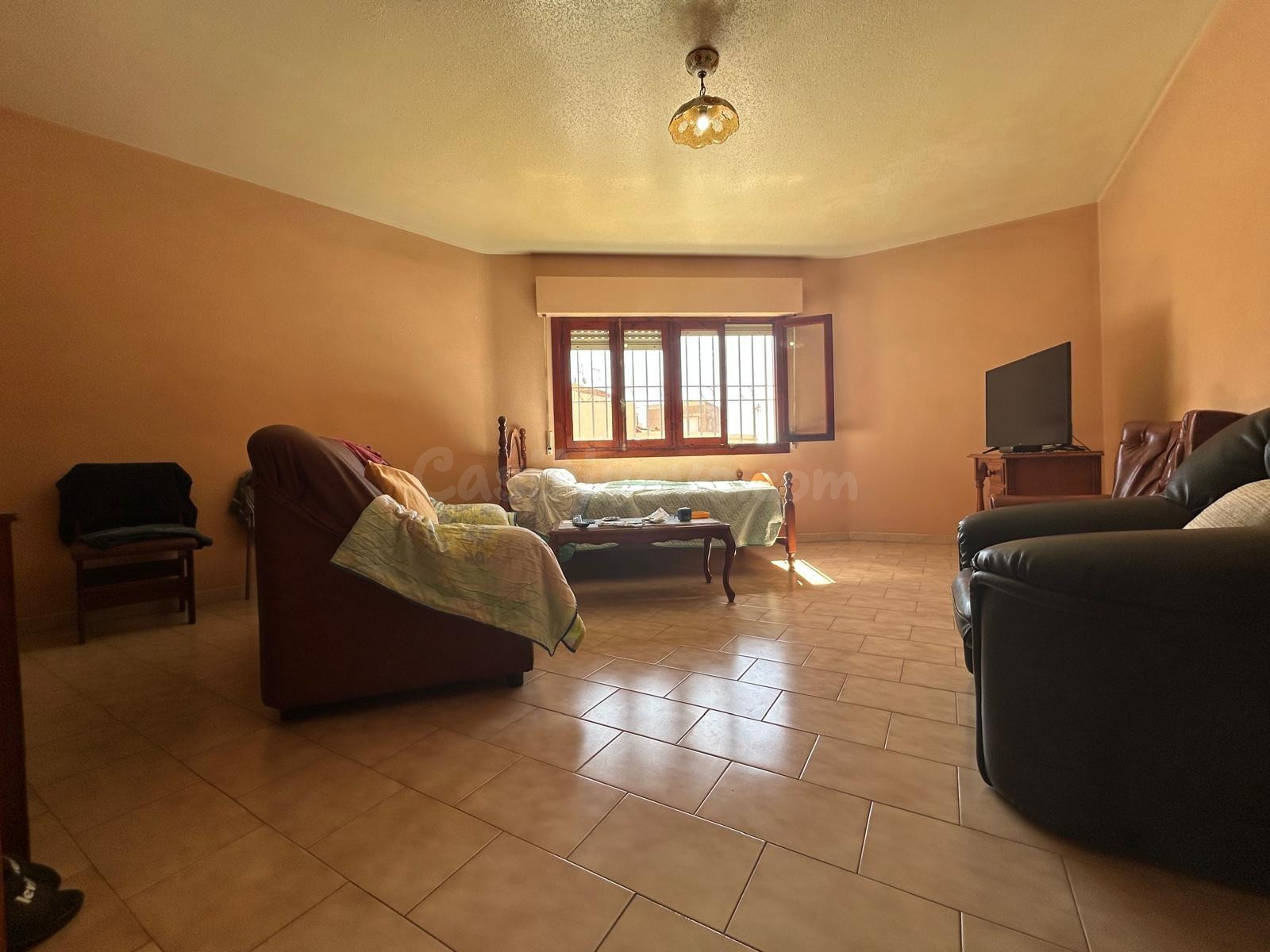 Amplia Casa Tipo Dúplex en el Corazón de Adra - €145,000