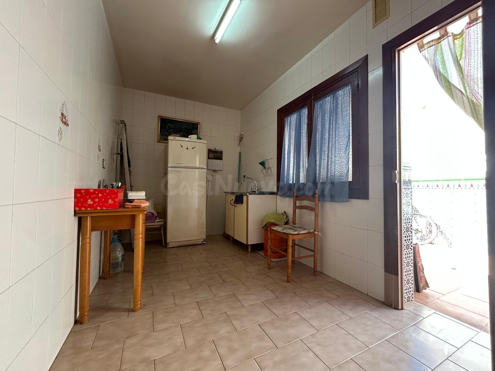 Amplia Casa Tipo Dúplex en el Corazón de Adra - €145,000 - foto 3