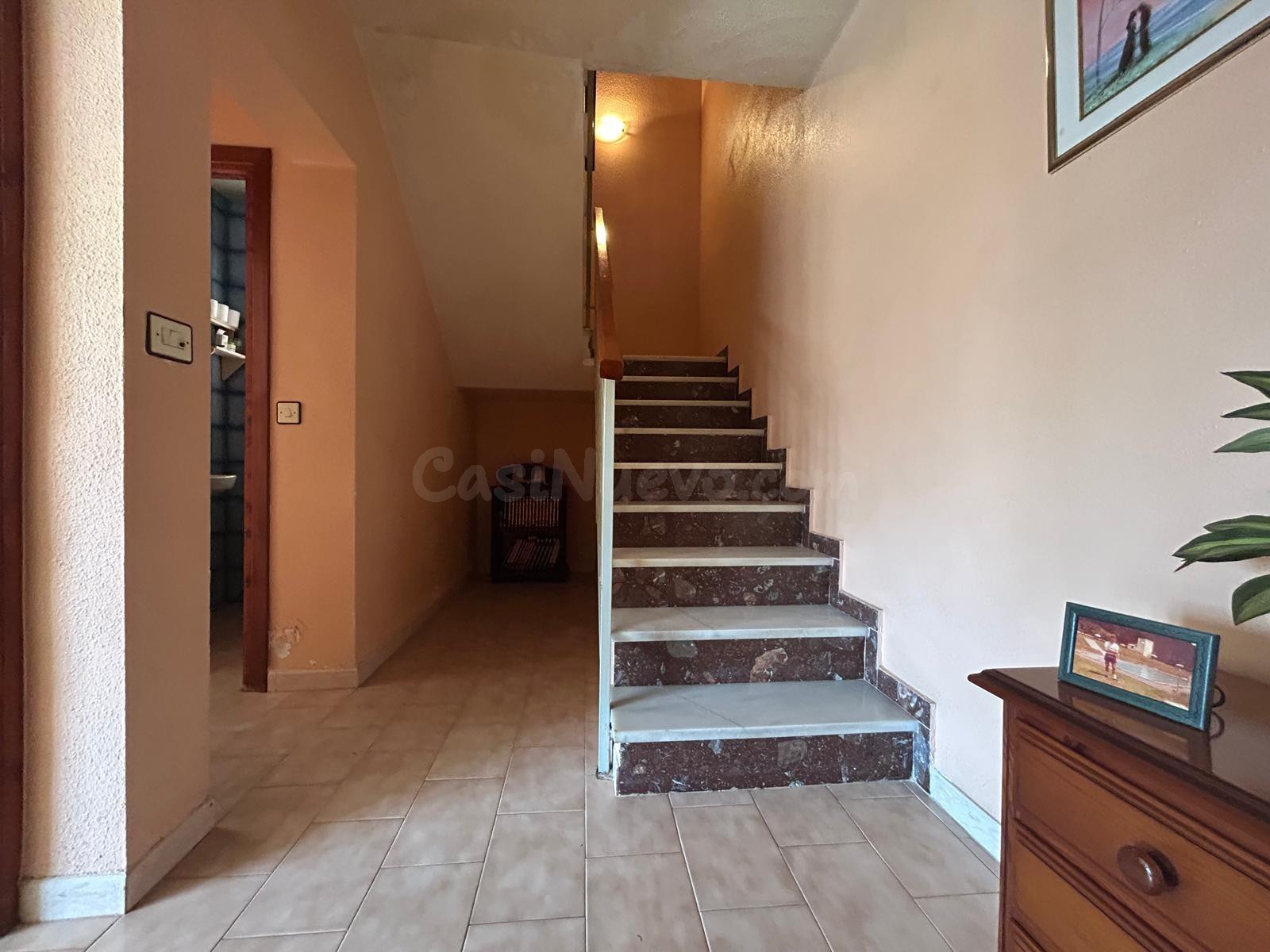 Amplia Casa Tipo Dúplex en el Corazón de Adra - €145,000 - foto 4