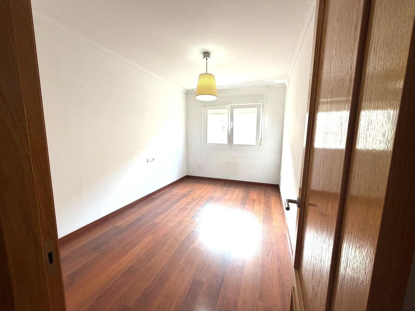 ¡Espectacular piso casi a estrenar en pleno corazón de El Ej - foto 4
