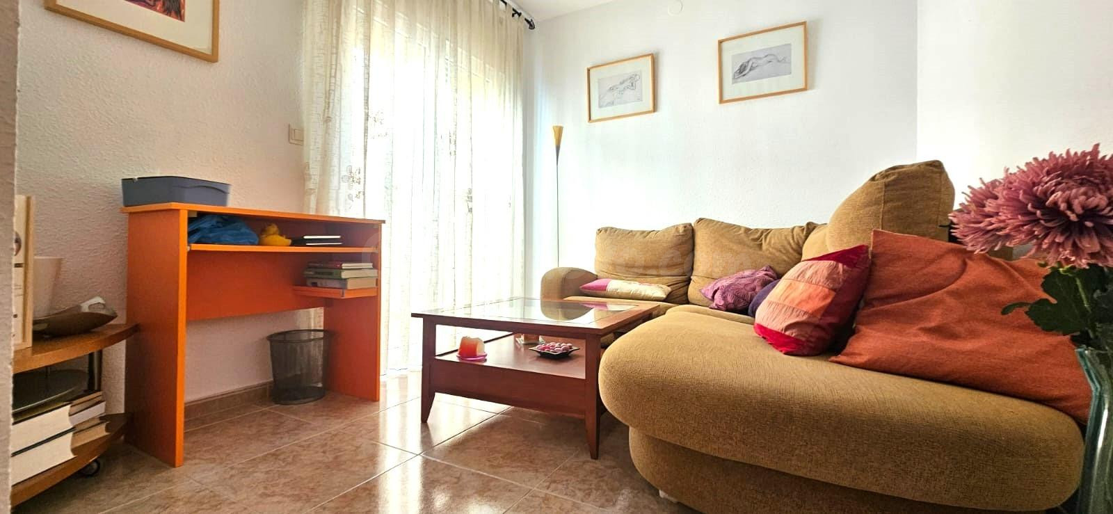 Amplio piso de 4 dormitorios con terraza en el corazón de El - foto 4