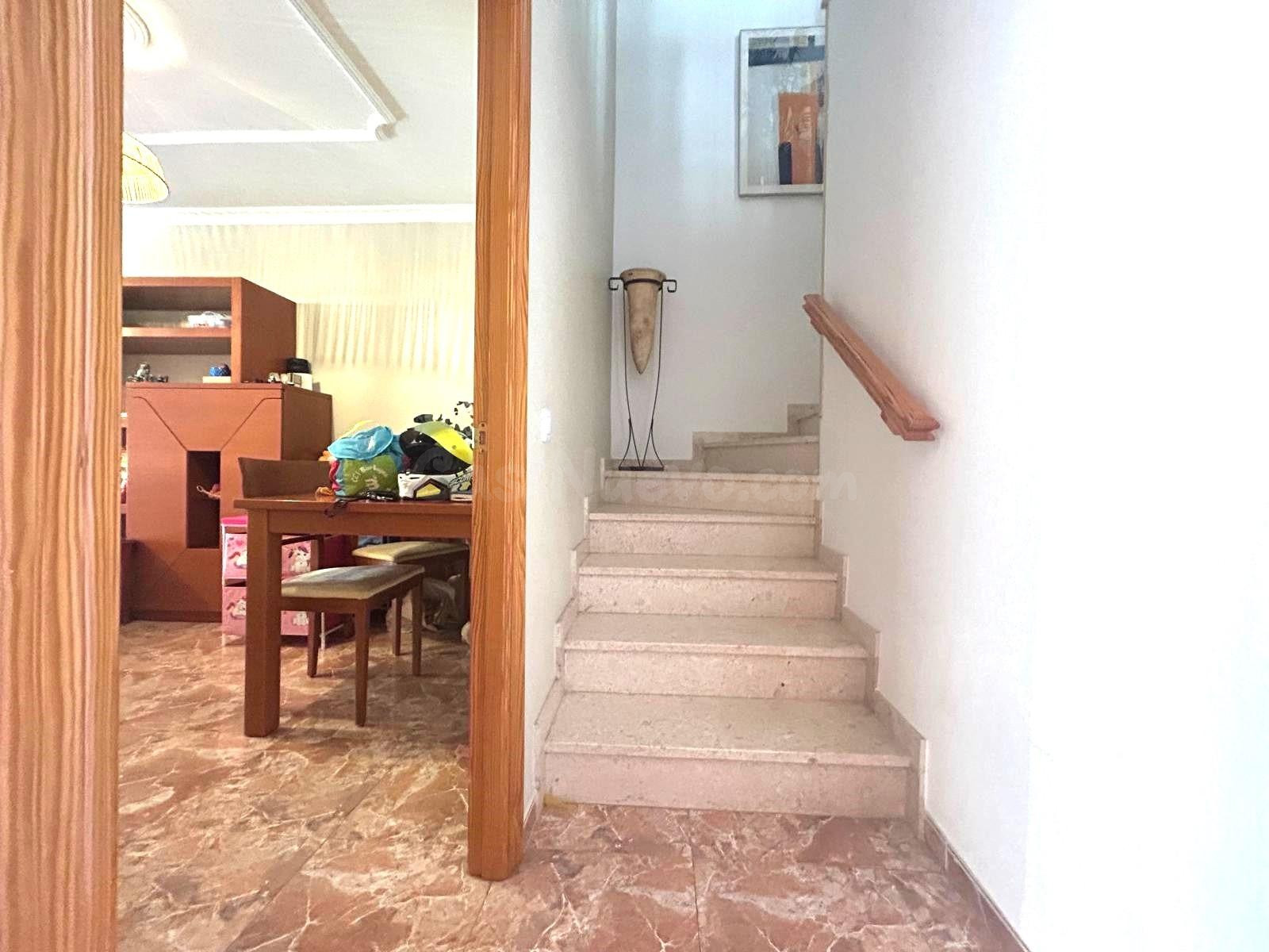 SENSACIONAL VIVIENDA DUPLEX CON SOTANO - foto 5