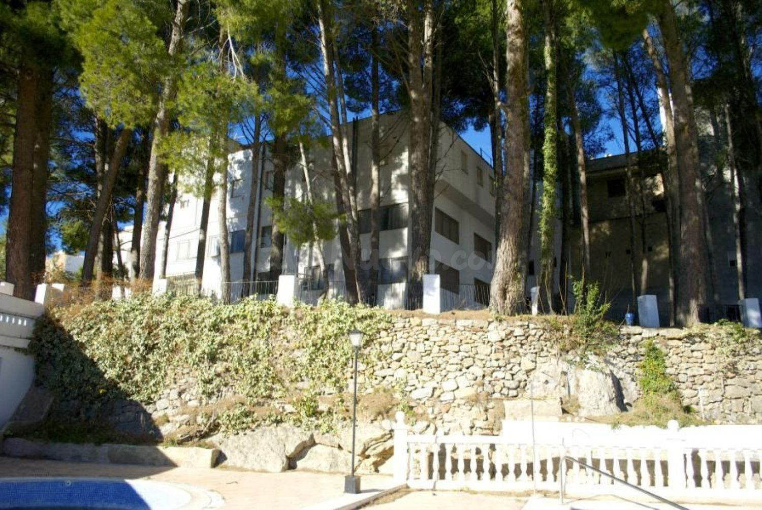 Edificio 87 habitaciones 3009m² en venta - Bejis